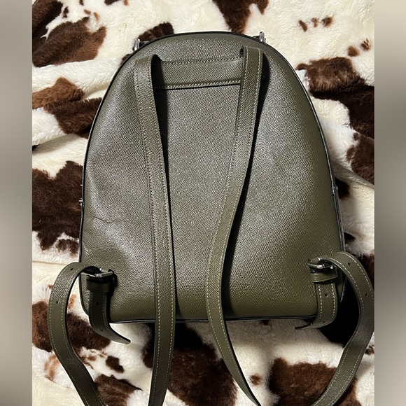 Pre loved olive Coach backpack - Picture 3 of 10